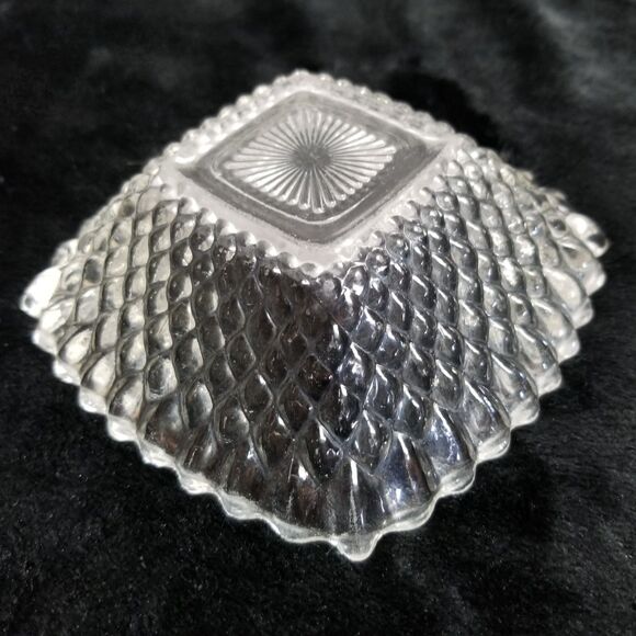 Diamond Cut Clear Glass Dish Bowl Scalloped Edge Square Nut Candy Kitchen Decor - Picture 2 of 6